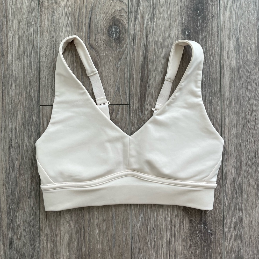 Fabletics V Neck Sports Bra